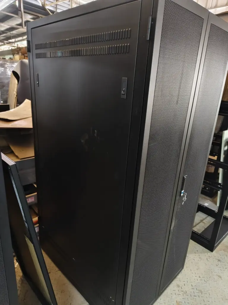 Free Standing Data Rack (H 24U / 4FT. x Width 21.5” x Depth 24”)